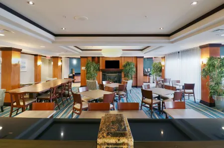 Fairfield Inn & Suites des Moines Airport