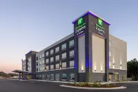 Holiday Inn Express & Suites BENSON by IHG Hotels in Dunn
