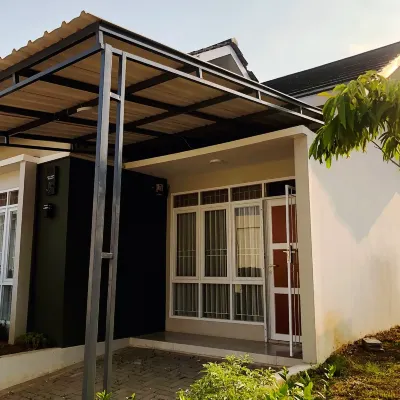 Shakilla House 6A Blok J-01 Syariah Cigalumpit Cianjur Hotel di Kecamatan Karangtengah