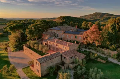 Borgo Sant'Ambrogio - Resort Hotels near Val d'Orcia