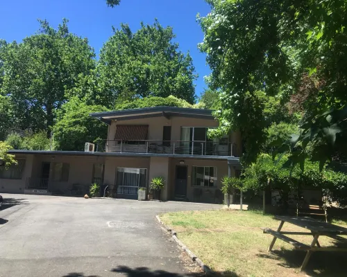 Ovensview on Riverside Hotels in Bright