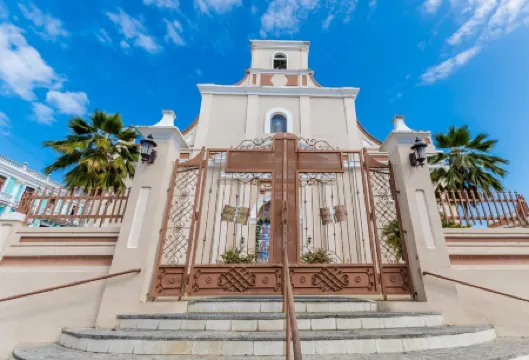 Ventana Al Atlantico at Arecibo 681 Ocean Drive