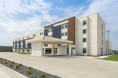 SpringHill Suites Fargo Hotel in zona Jack William Stadium
