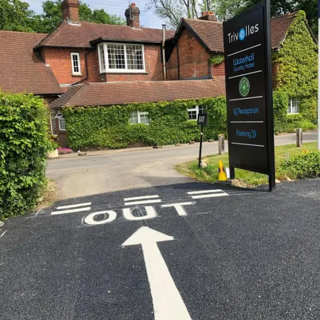 Trivelles Waterhall Country Gatwick Hotel & Airport Parking