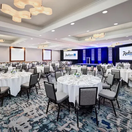 Radisson Blu Toronto Downtown