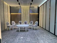 The Gold Living Life 퉁송 호텔