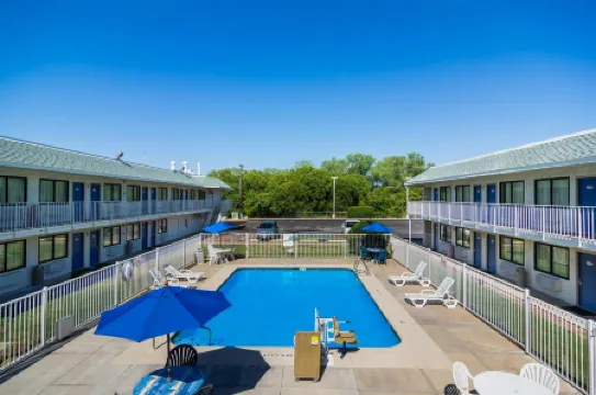 Motel 6-Bellmead, TX - Waco