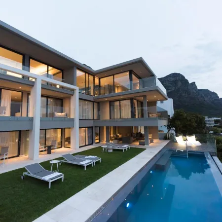 CB-One Luxury Stay