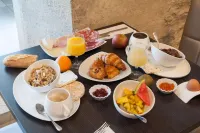 The Originals Boutique Hôtel la Grange Niort - Desayuno