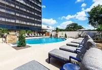Hilton Waco - Pools