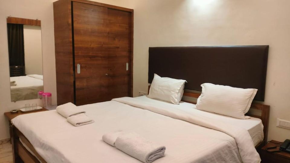 Hotel Arihant Plaza