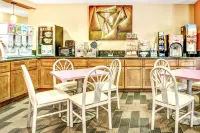 Microtel Inn & Suites by Wyndham Newport News Airport - sarapan