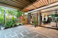 Square Villa Hoi An Hotels near Museum of Folk Culture