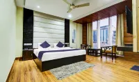 Hotel the Diamond 2 Min from Zirakpur Bus Stand