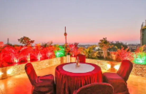 Hotel Grand Meridian Отели в г. 