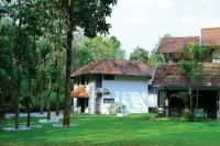 Whispering Waters Hotel a Ernakulam