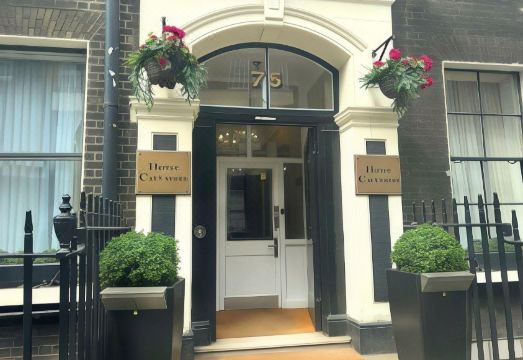 호텔 캐번디시의 깔끔한 객실 모습