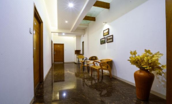 Hotel Sri Sri Executive, Kolhapur - 5 Min Away From Mahalaxmi Temple - Housity