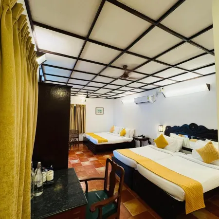 Kumarakom Tharavadu - Heritage Hotel