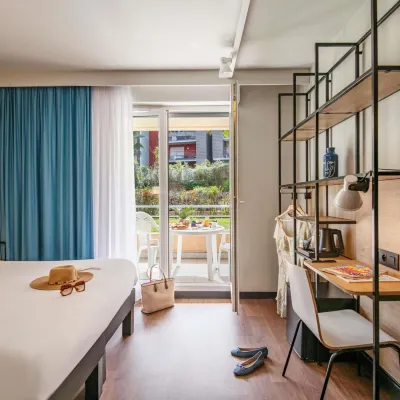 Ibis Roquebrune Cap Martin Hotel berhampiran L'Olivier Millenaire