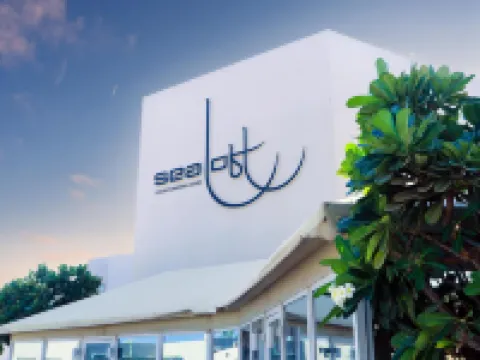 SeaLoft Villas Hotels in Block 257