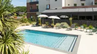 The Originals Boutique Hotel Restaurant Saint James, Montaigu-Vendée - piscina