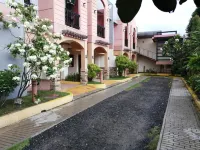 Manora Apartment - parking