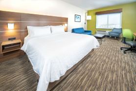 Holiday Inn Express & Suites Fort Myers Airport