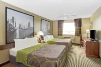 Super 8 by Wyndham Gurnee