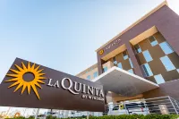 La Quinta by Wyndham Santiago Aeropuerto Отели в г. 