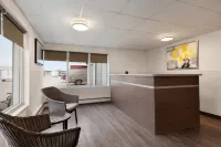 Howard Johnson by Wyndham Grande Prairie - breakfast