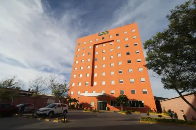 City Express Junior by Marriott San Luis Potosí Zona Industrial Hôtels à proximité de : Parque Tangamanga