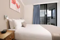 Lodestar Waterside Apartments Hotels in Como