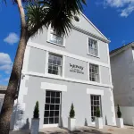 Midway Guest House - Pensionat