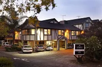 Mount Richmond Hotel Hotels near Go Media Stadium