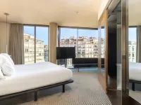 B Hotel Hotels near Las Arenas