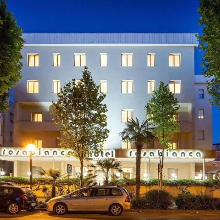 Hotel Rosabianca Отели рядом с достопримечательностью «Храм Темпио Малатестиано»