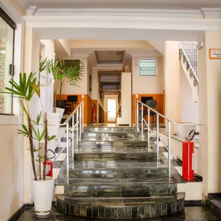 Lelis Hotel