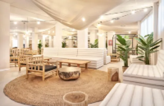 เต้นท์ทอเรโมลินอส โรงแรมในทอร์เรโมลินอส