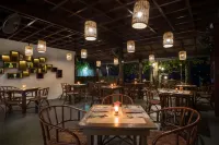 Last Frontier Beach Resort-Adults Only - petit déjeuner