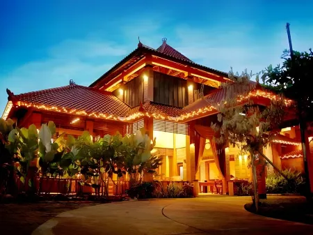 Nyiur Indah Beach Hotel Отели в г. Пангандаран