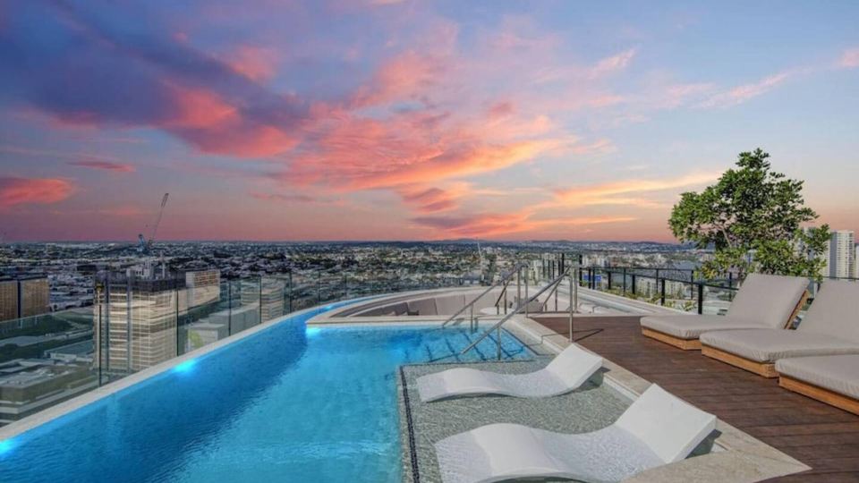 Top Floor Luxury Apartment Rooftop Pool CBD