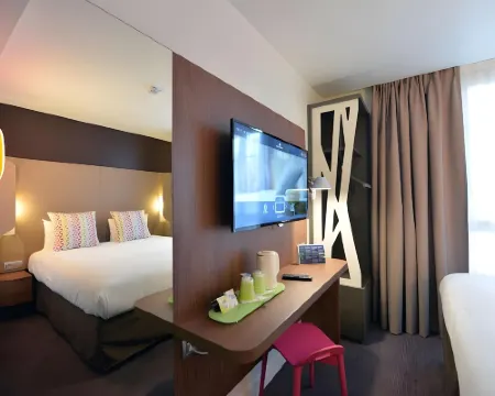 Campanile Paris - Clichy Centre Hotels in Clichy