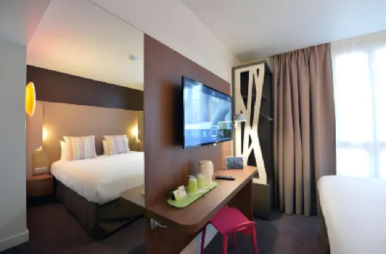 캄파닐레 파리 - 클리시 상트르 파리 법원 주변 호텔