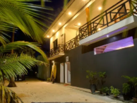 Wave Crest Retreat Hotels in Thulusdhoo