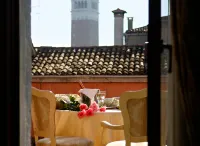 Hotel Gorizia a la Valigia - Parvekkeita