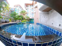 Beachfront accommodation in Sriracha with a private beach - Beach