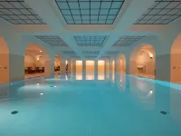 Hotel Rodina Grand Hotel & Spa Irkutsk - ที่มีสระว่ายน้ำ
