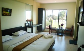 Safari Hotel & Resort