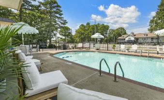 Candlewick Inn and Suites